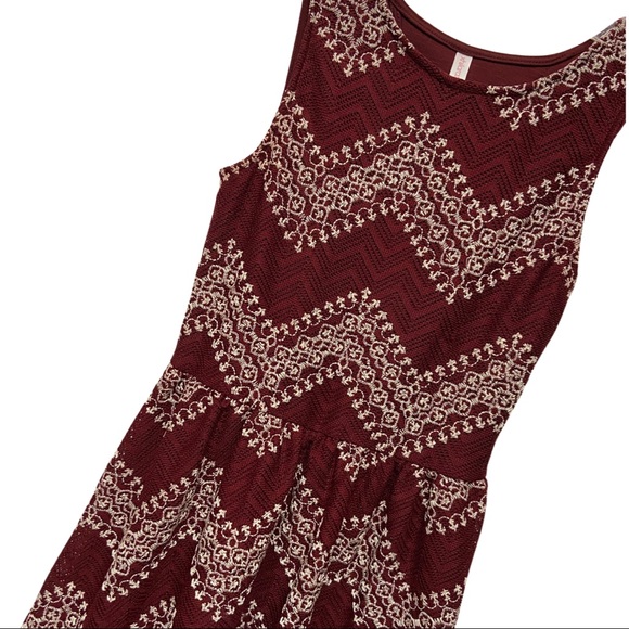 Embroidered Sleeveless Dress Small - Picture 6 of 13